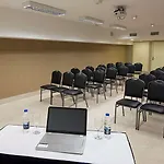 ARC Arenales Studios&Suites 